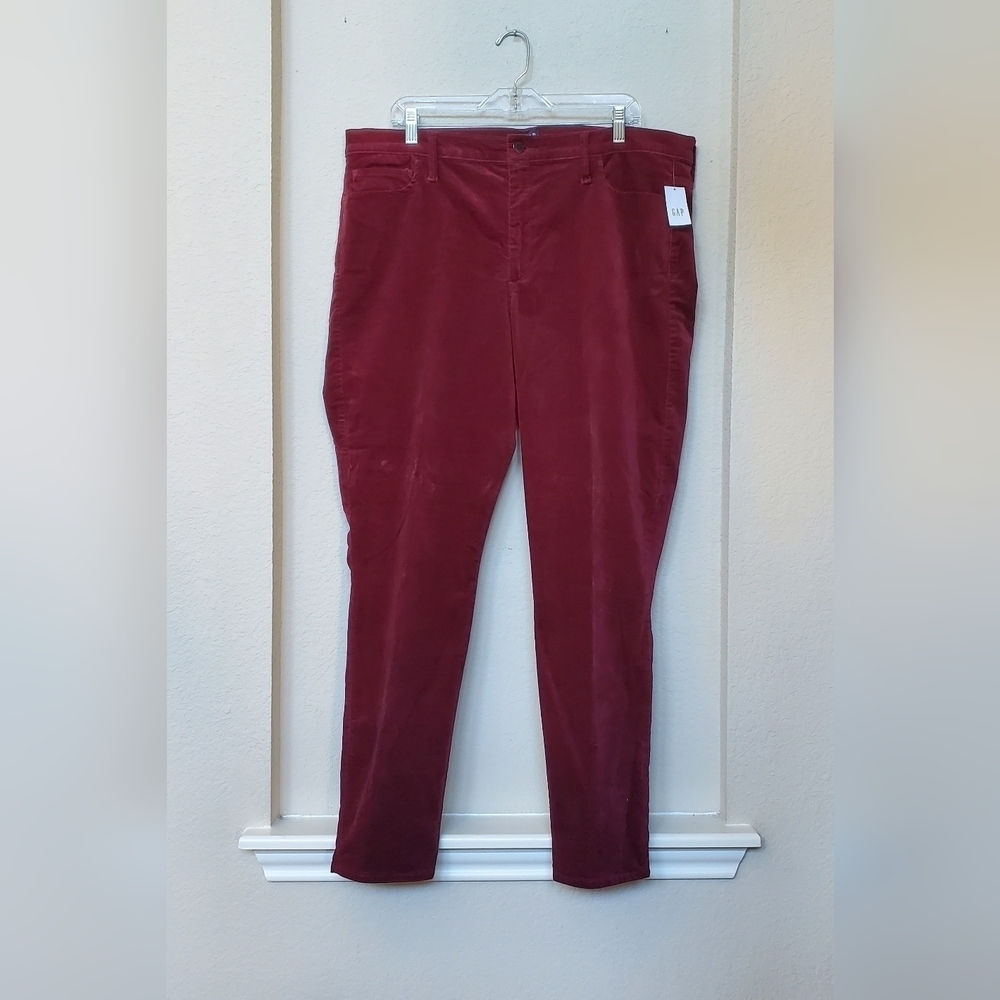 Gap Skinny Velvet Pants.   Size 35 R waist